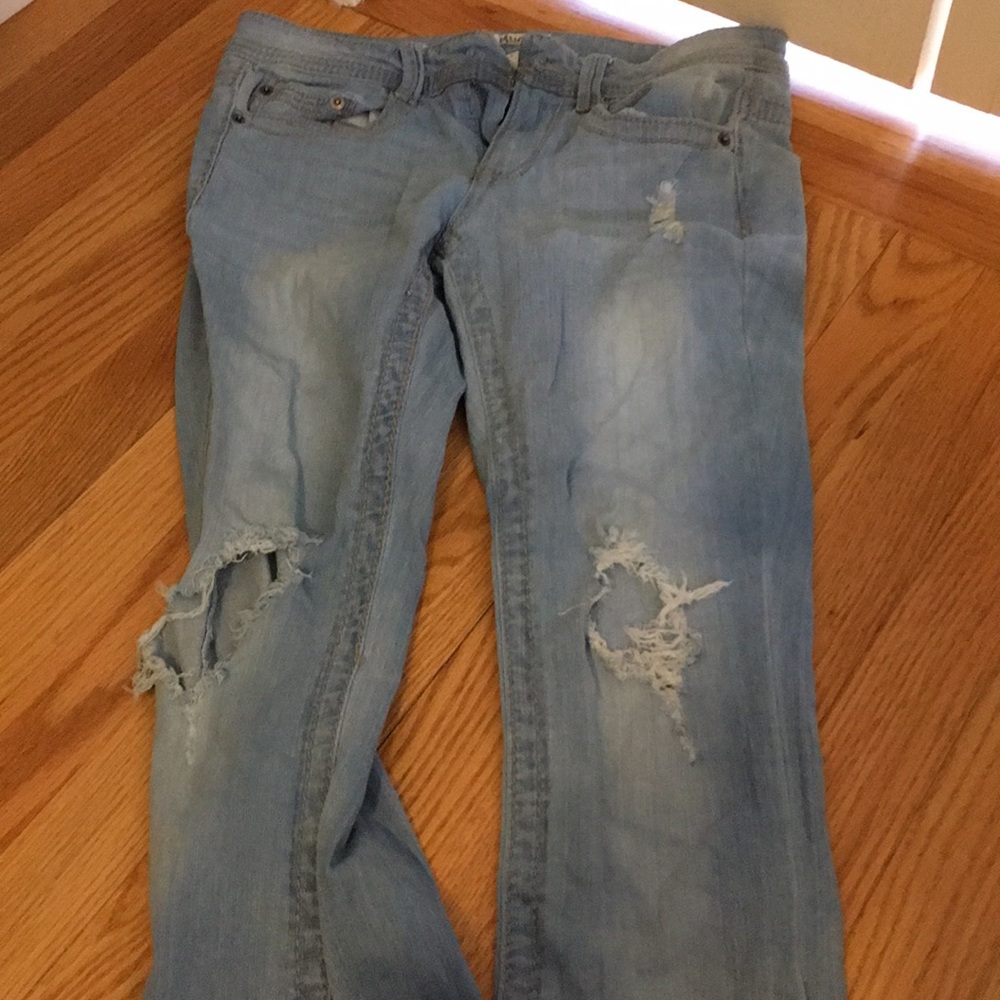 MUDD RIPPED JEANS